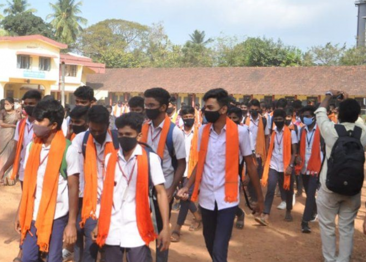 Larangan Hijab Picu Protes, Karnataka Tutup Sekolah