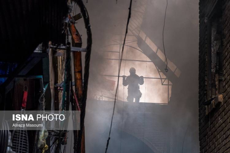 Api Hancurkan Bagian Bersejarah Grand Bazaar Teheran