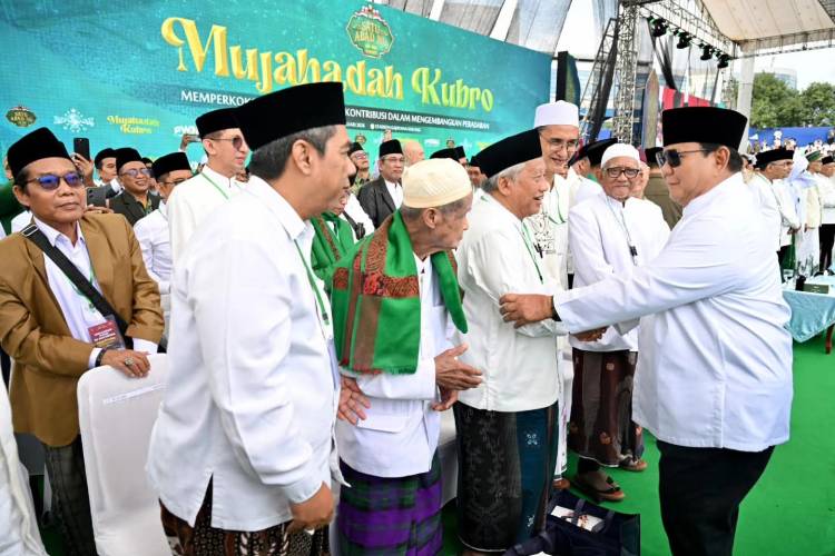 Prabowo Tegaskan Komitmen Berantas Korupsi di Depan Ratusan Ribu Warga NU