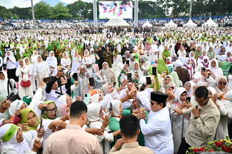 Prabowo Tegaskan Komitmen Berantas Korupsi di Depan Ratusan Ribu Warga NU