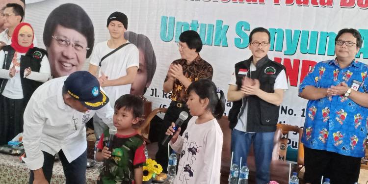 Mendikbud Muhadjir Pimpin Pencanangan Gerakan Nasional 1 Juta Boneka; Awesome !