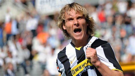 Duo Bek Legenda Milan yang Membuat Pavel Nedved Ketar Ketir Sepanjang Karirnya