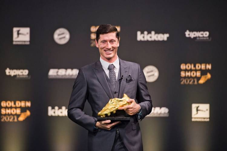 Robert Lewandowski Menangkan Trofi Ballon dOr 2021?