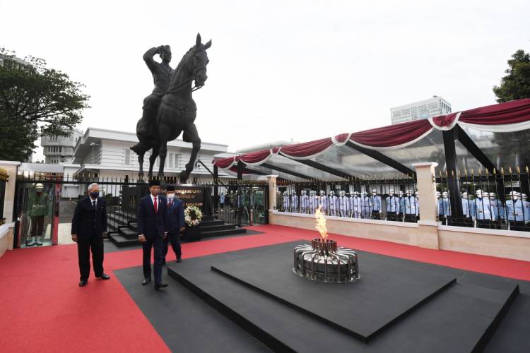 Presiden Jokowi Resmikan Tugu Api Semangat Indonesia Merdeka Tidak Pernah Padam