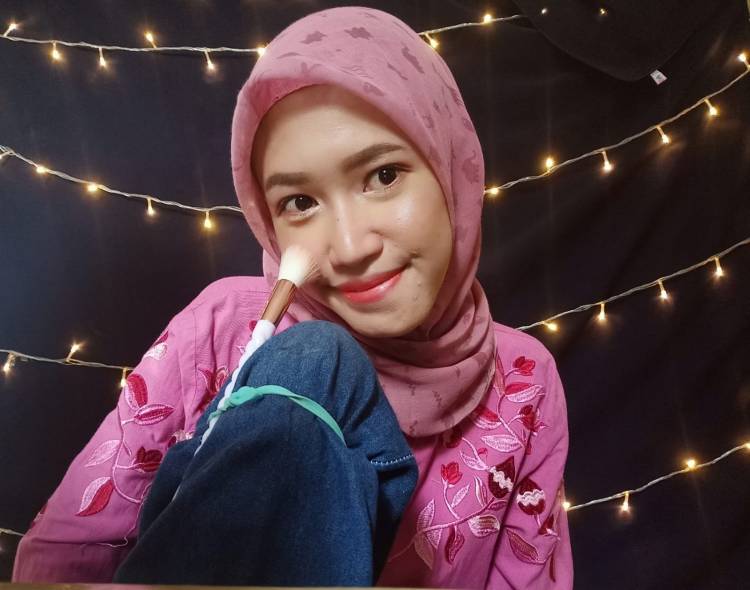 Gadis Berbakat Ini Kini Jadi Content Creator Makeup Handal