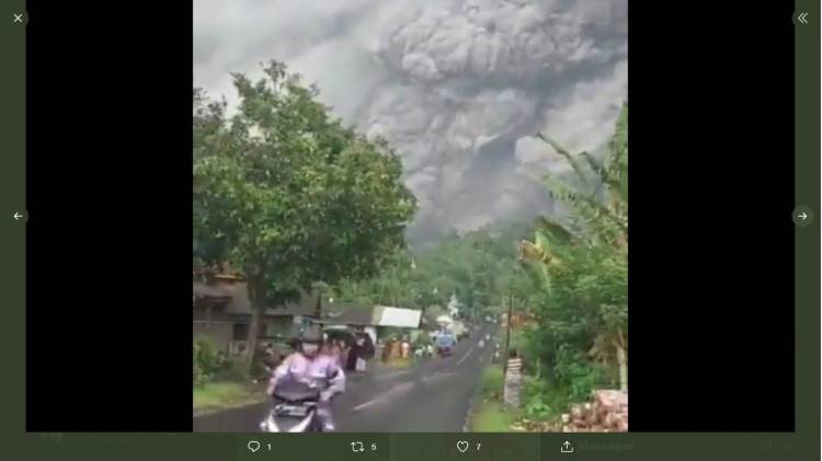 Semeru Meletus, Telkomsel Jamin Komunikasi Tetap Lancar