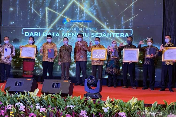 BPS Beri Penghargaan ke 10 Desa Cinta Statistik 2021