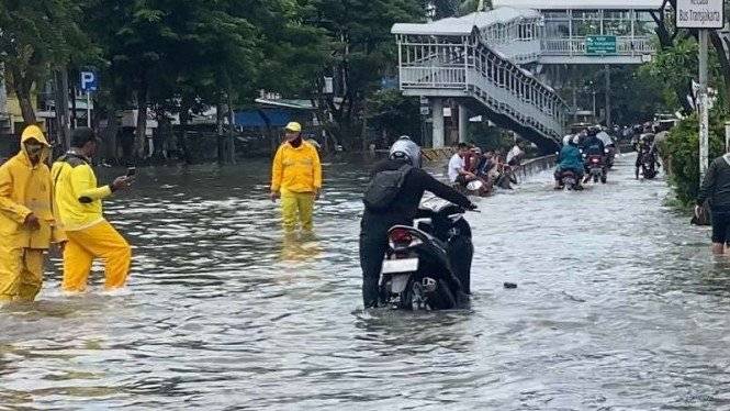 Genangan Banjir dari Semata Kaki hingga Setinggi Kepala