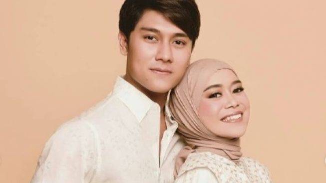 Rizky Billar dan Lesti Kejora Umumkan Kelahiran Sang Anak Pertama