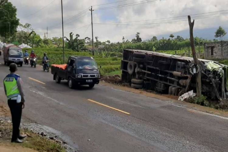 Kecelakaan 3 Truk di Wonosobo, 2 Korban Tewas