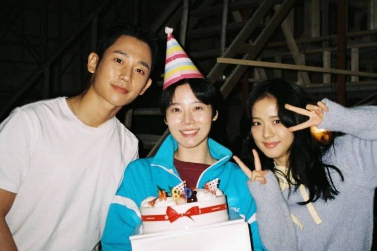 Jisoo BLACKPINK dan Jung Hae In Bagikan Momen Terakhir dengan Mendiang Kim Mi Soo