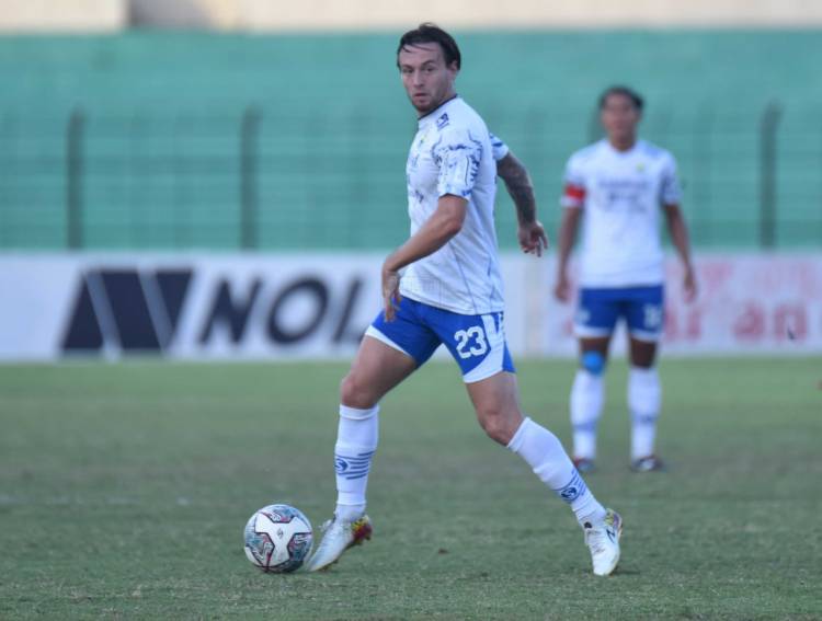 Persib Siap Turunkan Marc Klok dan Ardi Idrus di Laga vs Borneo FC