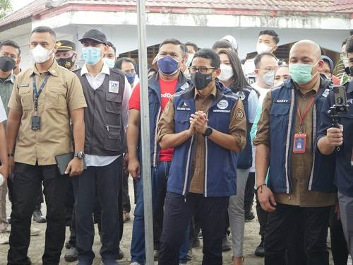 Mobil Vaksin Keliling Kemenparekraf dan RedDoorz Berhasil Vaksinasi  700 Ribuan Orang di Berbagai Daerah