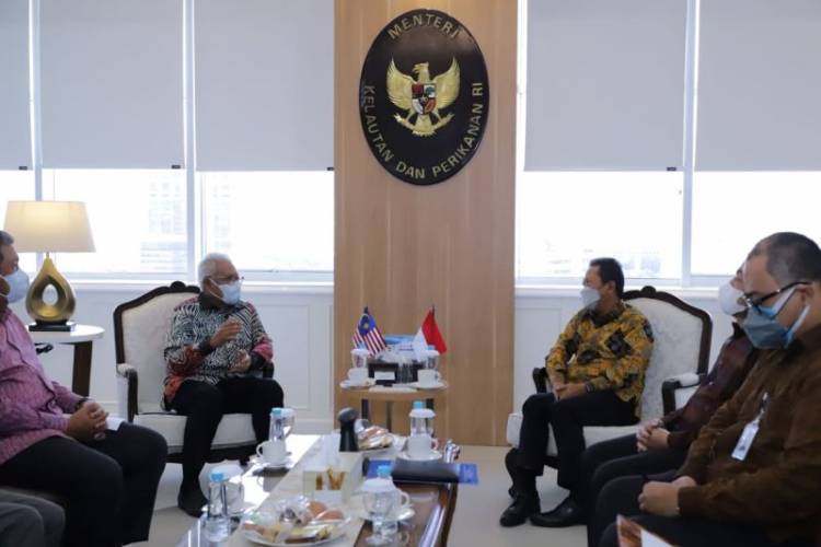 Indonesia dan Malaysia Sepakat Kerja Sama Berantas Ilegal Fishing di Perbatasan