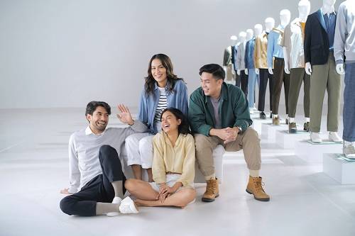 Intip Gaya ala Reza Rahadian, Sophia Latjuba, Eva Celia dan Jerome Polin dalam Pilihan Koleksi Terbaru UNIQLO 2022 Spring/Summer