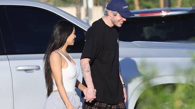 Pete Davidson dan Kim Kardashian Resmi Go Public