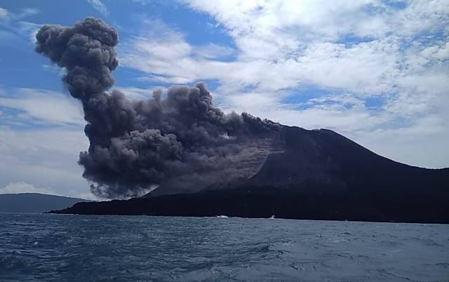 Anak Krakatau Masih Status Waspada