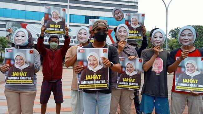 Demo Kemenaker,  Buruh Tuntut Kebijakan JHT Digugat ke PTUN