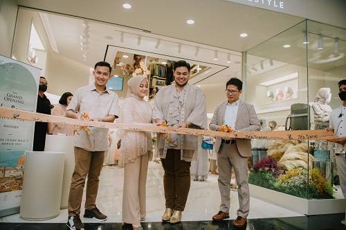 Maison de Navia Buka Butik Pertama di Pondok Indah Mall 3 dan Merilis Raya Royale Collection