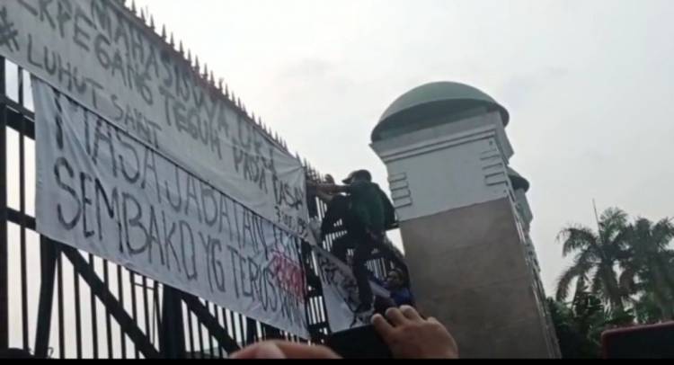 Demo Mahasiswa di Gedung DPR/MPR Kian Memanas 