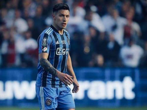 Barcelona Dekati Bek Muda Ajax Amsterdam Asal Argentina!