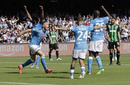 Liga Italia Semalam : Napoli Hajar Sassuolo 6-1, Lazio Menang Tipis atas Spezia