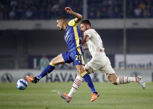 AC Milan Kandaskan Verona 3-1