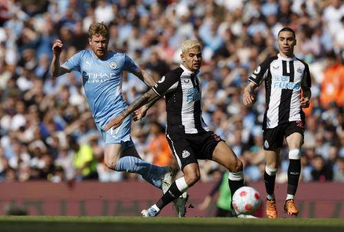 Bantai Newcastle United 5-0, Manchester City Diambang Juara Liga Inggris