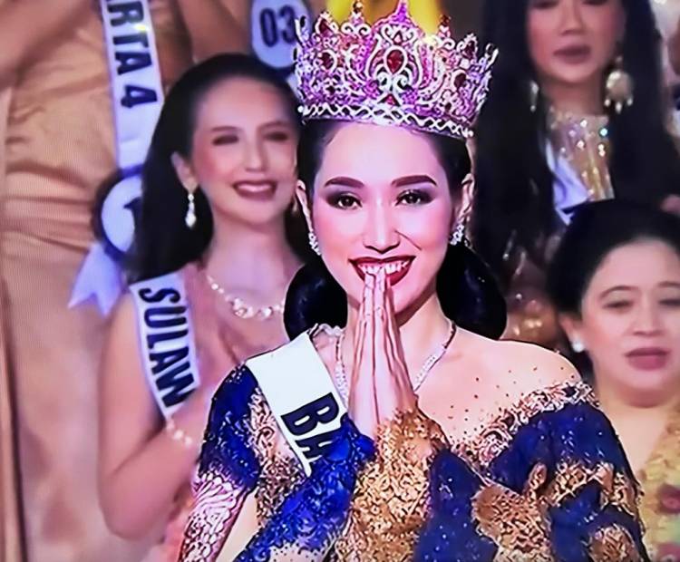 Finalis dari Bali,  Laksmi Shari De Neefe  Suardana Terpilih Jadi Putri Indonesia 2022