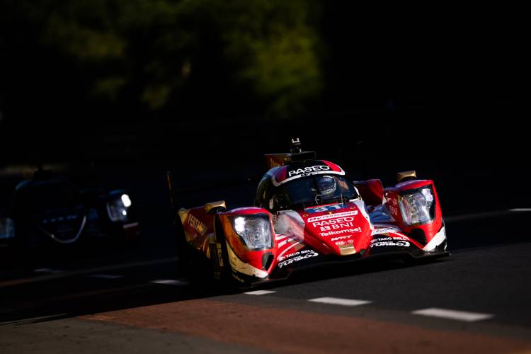 10 Jam Pertama 24 Hours of Le Mans ,WRT #31 Merangkak dari P21 hingga P2