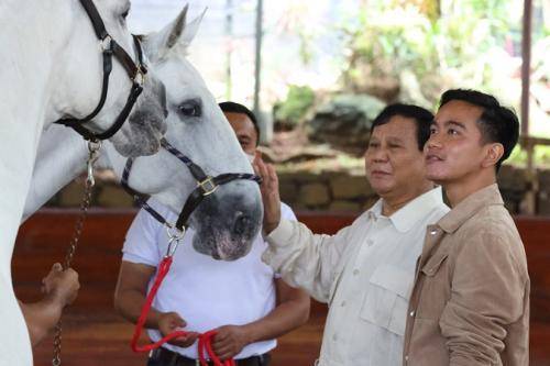 Wali Kota Solo Gibran Rakabuming Sambangi Prabowo Subianto di Hambalang