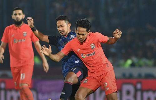 Final Leg1 Piala Presiden 2022 : Arema Malang Menang Tipis 1-0 atas Borneo FC