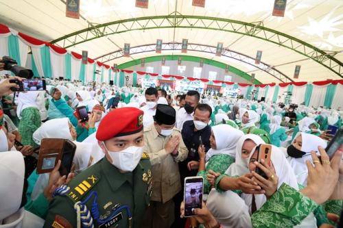 Menhan Prabowo Hadiri Kongres Fatayat NU di Palembang, Sempat Grogi Ketika Bicara di Depan Emak Emak NU!