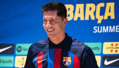 Robert Lewandowski Resmi Diperekenalkan Barcelona