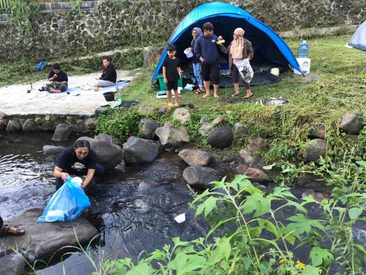 Jilid ke IV Kegiatan Touring PGTT, Bersihkan Lingkungan dan Aliran Sungai Cibodas 