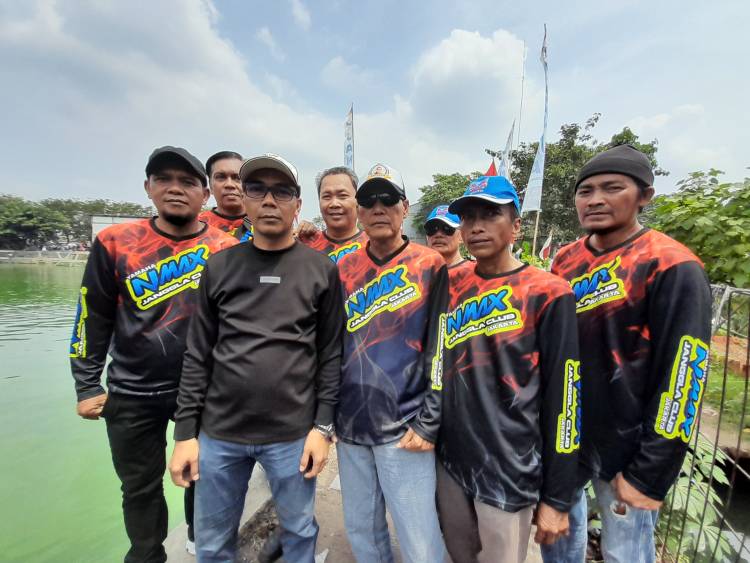 Sulthan Adji Dharmawan : NMax Janggla Community Bersama Lingkungan Setempat Kembali Gelar Lomba Gebuk Bantal dan Dayung di Setu Rawabadung