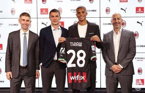 Resmi! AC Milan Datangkan Malick Thiaw dari FC Schalke