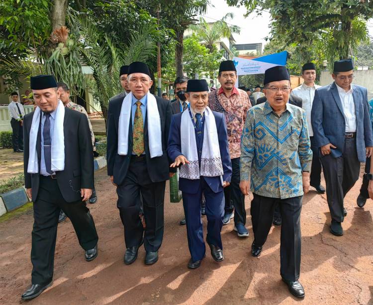  Jusuf Kalla Sebut Pesantren Turut Menentukan Kehidupan Politik Bangsa