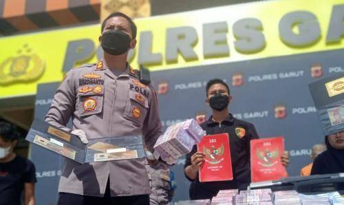 Polisi Ungkap Sindikat Uang Palsu 2,3 Milyar di Garut