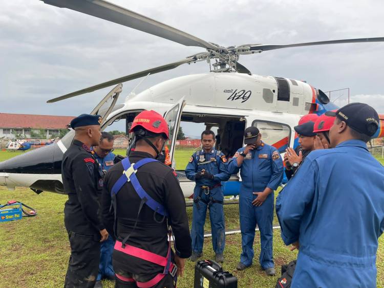 Polri Sisir Lokasi Desa Diduga Terisolir Gunakan Helikopter dan Drone