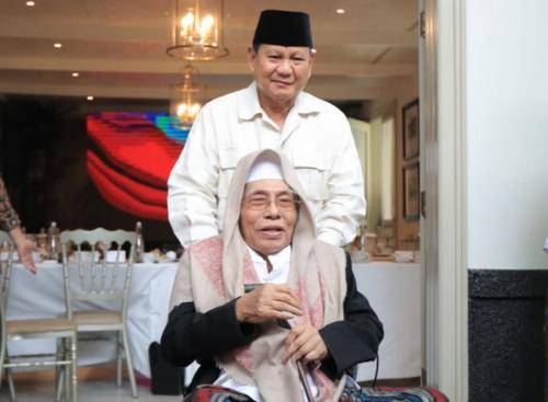 Pràbowo Temui Kyai Sepuh Nahdlatul Ulama di Jawa Timur