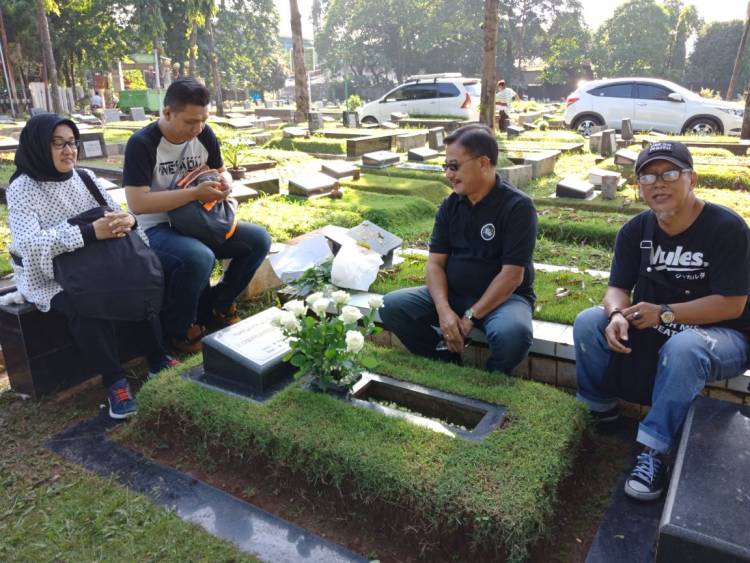 Mengenang 11 Tahun Alm. Chrisye: Telaah Kritis Yan Widjaya