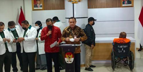 Gubernur Papua Lukas Enembe Resmi Ditahan KPK