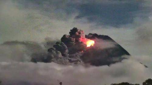 Dalam 12 Jam Terkahir, Gunung Merapi Kembali Muntahkan Awan Panas 