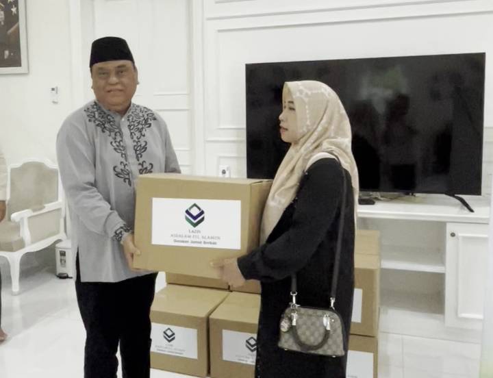 Founder ASFA Irjen Pol (Purn) Dr. H. Syafruddin Kambo Serahkan Bantuan Anak Yatim ke 20 Panti Asuhan