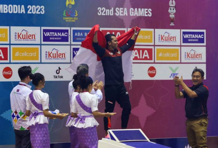 Siman dan Masniari Wolf Sumbang Medali Emas Dan Cetak Rekor SEA Games 2023