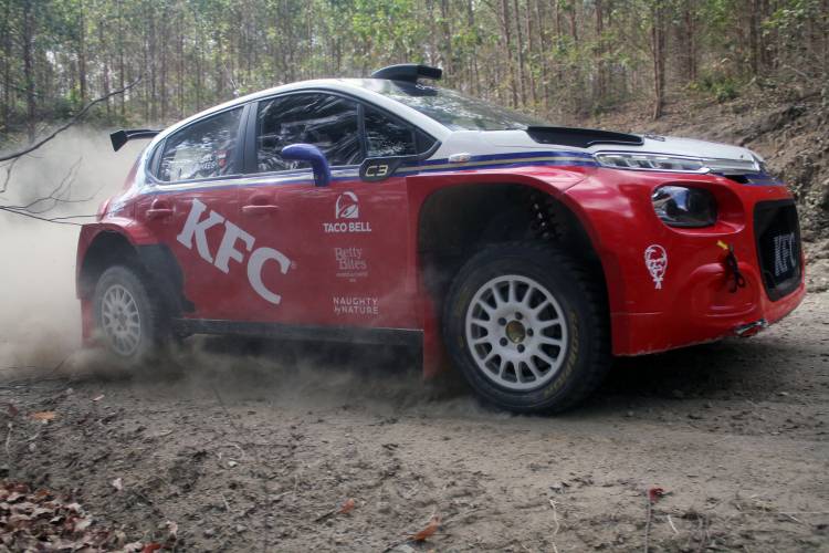 Sean Gelael Dukung Ayah Tampil Maksimal di KFC Danau Toba Rally