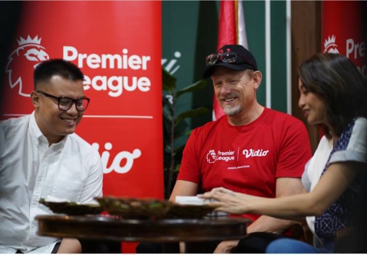 Peter Schmeichel Keliling Kota Jakarta