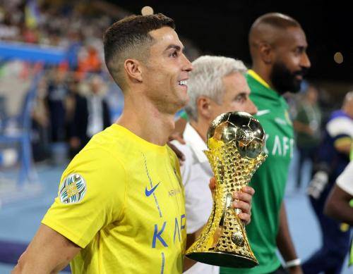 Ronaldo Raih Tropy Perdana Bersama Al Nassr Usai Hajar Al Hilal 2-1