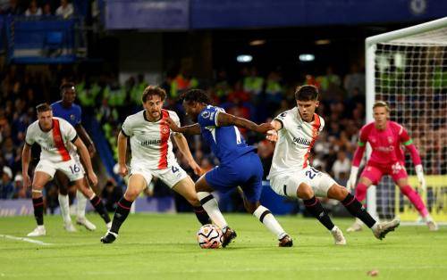 Liga Inggris 2023/2024: Chelsea Menang Telak 3-0 atas Luton Town